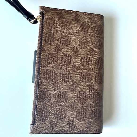 COACH Wallet signature canvas with cellphone holder. - Picture 4 of 7